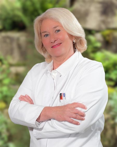 Chefärztin Rehabilitation Dr.med. Silvie Kohlmann Chefärztin Rehabilitation Dr.med. Silvie Kohlmann